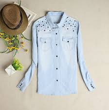 Costume bleu marine, chemise à manches longues bleu clair, mocassins à pampilles en daim beiges, pochette de tenue: Chemise En Denim Bleu Clair Femme Nouvelle Mode Printemps Et Ete Chemise En Jean A Rivet Pour Femmes Livraison Gratuite Aliexpress