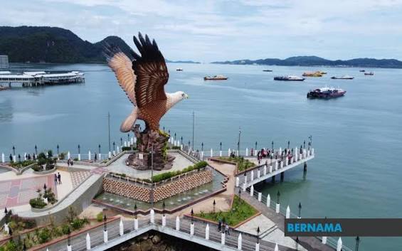 Thoughts BERNAMA - - RESHAPING THE TOURISM NARRATIVE OF LANGKAWI