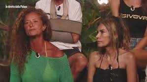 Agenzia di promozione spettacoli comici e musicali Isola Dei Famosi Valentina Persia Accusata Di Razzismo Per L Imitazione Di Fariba Tehrani