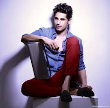 Sidarth Malhotra People Should Learn How To Spell His Name Right Bollywood Stars Celebrities Bollywood Celebrities After quitting modeling, he assisted director karan johar in the 2010 film my name is khan. pinterest
