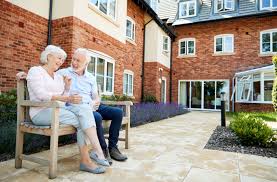 What Age Is Best to Move into a Retirement Community?