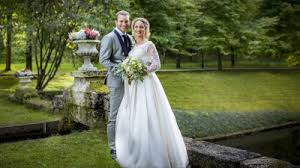 Auch wenn die serie inzwischen an zuschauern eingebüßt hat, liegt sie mit einem durchschnittlichen marktanteil von 14 prozent immer noch im zweistelligen bereich. Sturm Der Traumpaare Furstenhof Dramen Im Social Media Turnier Bavaria Film Gmbh