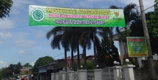 Baliho jesus moslem picu kontroversi cilacap, baliho ini dinilai bisa memprovokasi sikap intoleran. Ini Reaksi Mui Terkait Logonya Di Spanduk Penolakan Perayaan Natal Fin Co Id