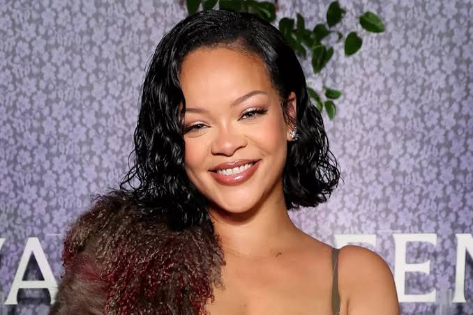 Rihanna lập kỷ lục lịch sử: Nữ nghệ sĩ đầu tiên cán mốc 200 triệu đĩa đơn  tại Mỹ - Tuổi Trẻ Online