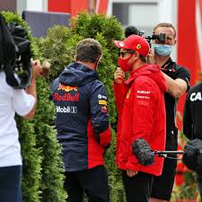 W 2009 roku christian horner stwierdził, że sebastian vettel i mark webber mają podobny styl jazdy. Sebastian Vettel 5 On Twitter Seb Chatting With Christian Horner Helmut Marko Today In The Paddock Hungariangp Vettel Sv5