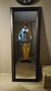 Taking pictures in front of mirrors in this day and age of selfies is nothing new. Lbqhpprqm9btgm