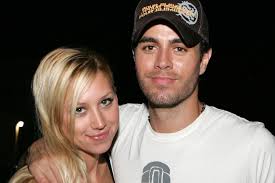 De hecho, la foto la ha colgado la propia kournikova, que anna kournikova y enrique iglesias son, pese a su fama y exposición, una pareja muy discreta. Anna Kournikova Enrique Iglesias Sie Haben Den Babynamen Verraten Gala De