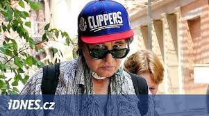 Hryc se k herectví dostal přes absolvování vysoké školy múzických umění v bratislavě v roce 1971. Val Kilmer Se Na Verejnosti Ukazal Se Slavikem Na Krku Idnes Cz