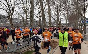 Donc bien plus de monde qu'à la manif d'hier ! Coronavirus Malgre L Annulation Ils Ont Couru Le Semi Marathon De Paris Le Parisien