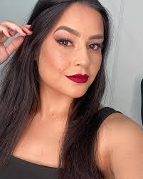 Evelyn Mayer's Instagram, Twitter & Facebook