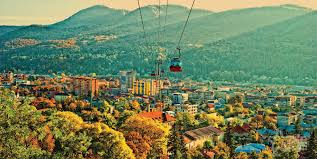 Create a trip to save and organize all of your travel ideas. Turist In Å£ara Mea Sovata Lacul RoÈu Cheile Bicazului Piatra NeamÈ