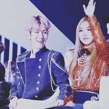 Blackpink rose falling inlove exo sehun. 8 Love Ideas Couples Jaehyun And Rose Rose And Chanyeol
