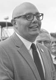 Dante Mora's Instagram, Twitter & Facebook