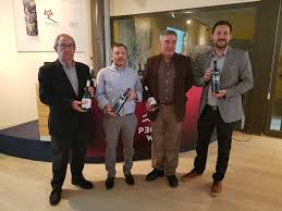 Comprar vino en vinoseleccion.com, la tienda de vinos en internet. Ostras Pedrin Y Uva Pirata Ultima Apuesta De La Bodegas Vicente Gandia Gastronomia Y Turismo En Valencia Gastronomica