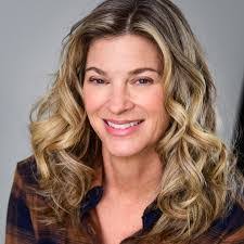 Andrea Mummert's Instagram, Twitter & Facebook