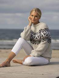 She has competed in the miss world and miss universe beauty pageants. Strikkemekka No Viking Klem Genser
