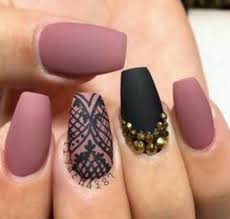 Acrylic Black And Rose Gold Nails I Love These Nails Because They Got A Dark Pink And Black And Just A Dazzle Of Gold Lace Nails Rose Pink Nails Lace Nail Art
