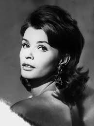 Senta berger macht es ihnen aber auch leicht. D Okptm2pkgjqm