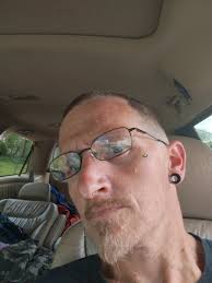 Hi, Im Chris & I am an addict. 😬