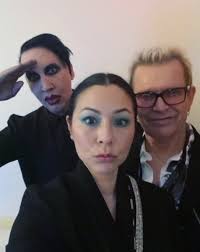 Der film ist ein zeichentrickfilm aus den usa, der im jahr 2000 veröffentlicht wurde. Billy Idol On Twitter Happy Birthday Marilynmanson Here With Him Last Night Before His Artofelysium Show