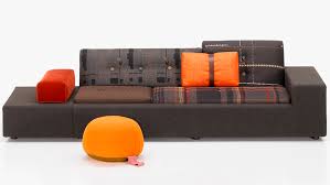Divano in tessuti misti coordinati nei colori. Maharam Story Hella Jongerius And Vitra Maharam Polder