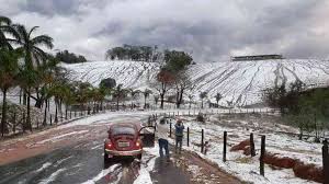 A chuva de granizo acontece quando: Parece Que Nevou Chuva De Granizo Cobre Estradas E Plantacoes Do Sul De Minas Veja Fotos Gerais Estado De Minas
