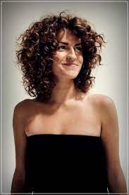 Wenn du nicht möchtest, dass dein haar zu steif aussieht, entscheide. 15 Cooler Haarschnitt Fur Gewelltes Krauses Haar Haarschnitt Fur Lockige Haare Haarschnitt Lockige Frisuren