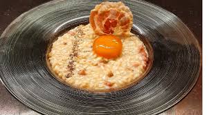 Che la carbonara piace a tutti ( o quasi ) questo è risaputo… piace talmente tanto che è stata lo avete mai assaggiato alla carbonara? Come Fare Il Risotto Alla Carbonara Con Tuorlo Marinato Risotto Us Il Portale Del Riso