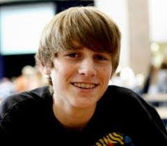 Eduardo Latham's Instagram, Twitter & Facebook