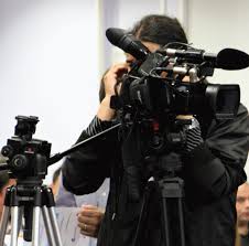 Prezența insultei și calomniei în codul penal reprezintă o revenire la situația dinainte de 2006. Reincriminarea Insultei Si Calomniei ContestatÄƒ De 35 De OrganizaÅ£ii Media 18 12 2013 Bursa Ro