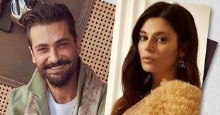 Yılmaz kunt'un başka bir kadınla olan mesajları ifşa oldu. Onur Tuna Yi Yeni Sevgilisiyle Yasak Elma Dan Rol Arkadasi Sevda Erginci Tanistirmis Dost Gibi Dost