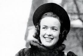 Kathleen Mortimer's Instagram, Twitter & Facebook