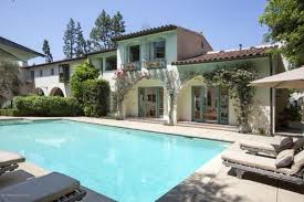 The Holiday The California House From The Movie Hooked On Houses House Cost Mansions Courtyard House Plans