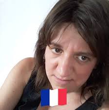 Avec ce temps, cette pizza 5 fromages nous fait fondre... 😍🤤 Mozzarella,  gorgonzola DOP, taleggio DOP, fromage de chèvre, scamorza fumée... autant  de noms qui nous font rêver ! Et vous, quelle