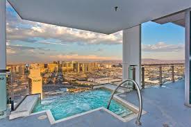 Top 10 Airbnb Vacation Rentals For Your Thanksgiving Family Gathering Updated 2020 Las Vegas Vacation Rentals Luxury Penthouse Las Vegas Luxury