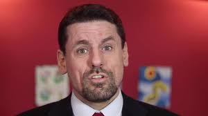 Ti sei stufato di buttare soldi per l'affitto e vuoi comprare il capannone  dove lavori., Meglio costituire una società immobiliare ad hoc per  l'acquisto o no?