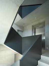 Mischung Authentischer Materialien Im Stiegenhaus C Be Baumschlager Eberle Treppe Haus Treppe Treppenhaus