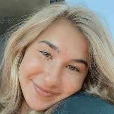 Gillian Webber's Instagram, Twitter & Facebook