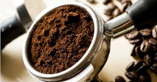 Kaffeesatz Verwenden 16 Anwendungen Fur Haushalt Bad Und Garten Kaffeesatz Kaffee Gesund Haushaltstipps
