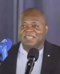 Minister Bee wil behandeling Wet op Politieke Functies