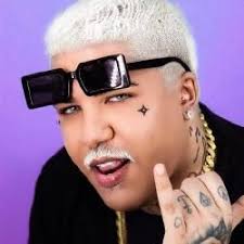 Artistas começados com a letra M