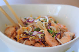 De er de perfekte alternativene til middag for pannekakedagen. Pad Thai Med Laks