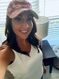 Andrea Yager's Instagram, Twitter & Facebook