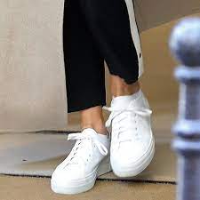Jennifer Aniston S Common Projects Tournament Sneakers Jennifer Aniston Jen Aniston Sneakers