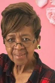 Mae Summers's Instagram, Twitter & Facebook