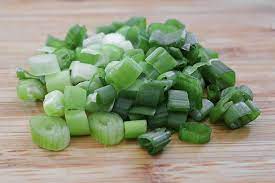 How to cut onions without crying. How To Cut Green Onions Scallions Clean Green Simple
