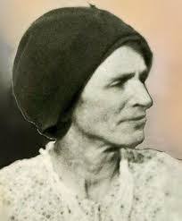 Edith Emery's Instagram, Twitter & Facebook