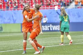 Download de ah voetbal app en schitter in het tenue van jouw favoriete eredivisieclub, het nederlands elftal of de oranjeleeuwinnen. Samenvatting Oranje Leeuwinnen Kameroen 3 1
