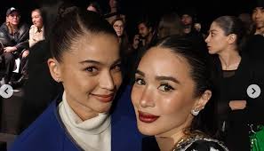 Heart Evangelista, Anne Curtis snap a photo together at Paris Fashion Week 