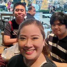 Nakakainit ng ulo yung halo halong binili ko. Pano ba to kakainin wala ng  ice. 🤣🥵🫠